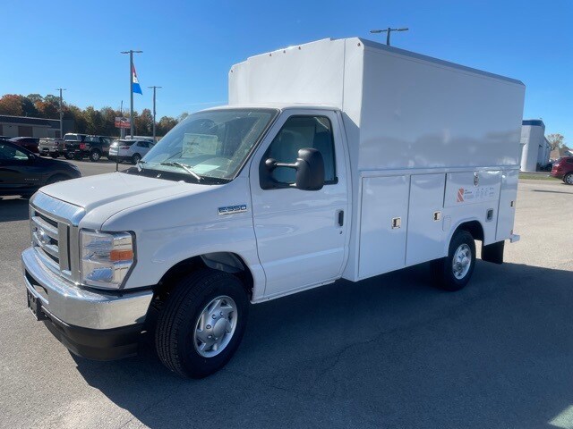 2025 Ford E-350 Base photo 4