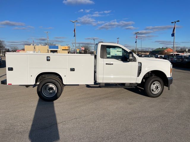 2025 Ford F-350 Super Duty Chassis Cab XL - Photo 17