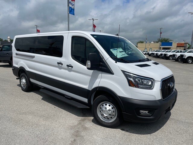 2023 Ford Transit photo 2