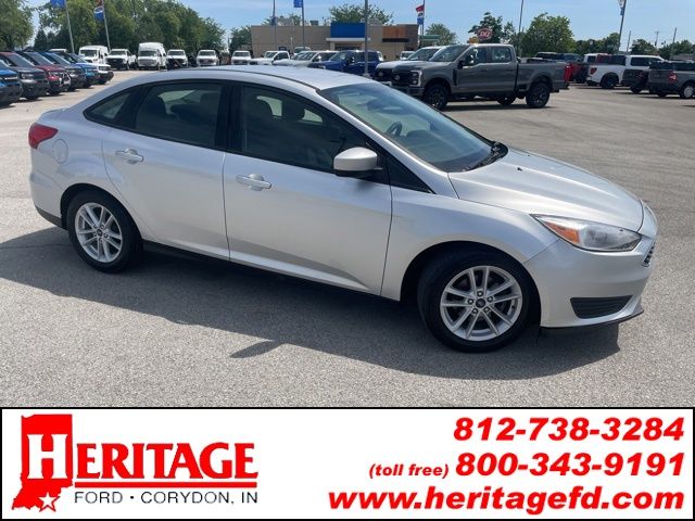 2018 Ford Focus Sedan SE's photo