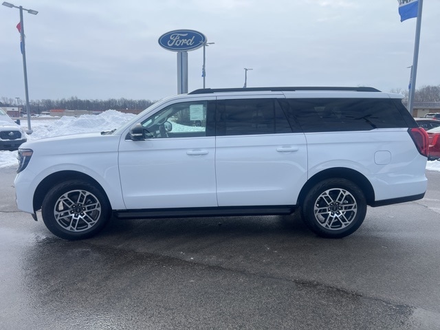 2026 Ford Expedition MAX photo 4