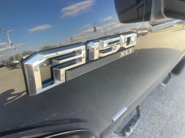 2017 Ford F-150 XLT photo 2