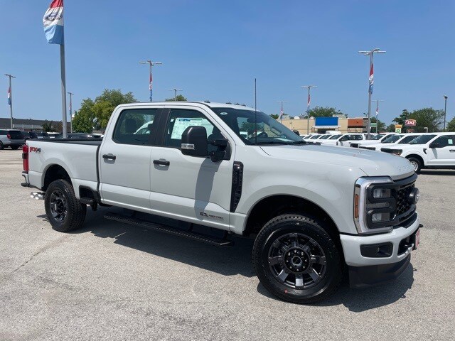 2025 Ford F-250 XL photo 2