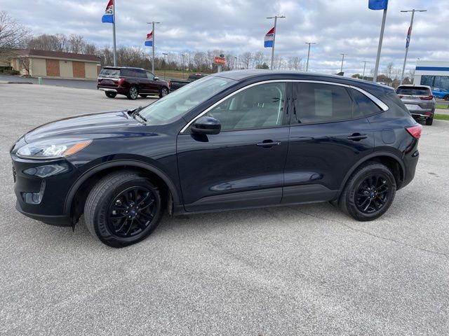 2021 Ford Escape SE Hybrid photo 2