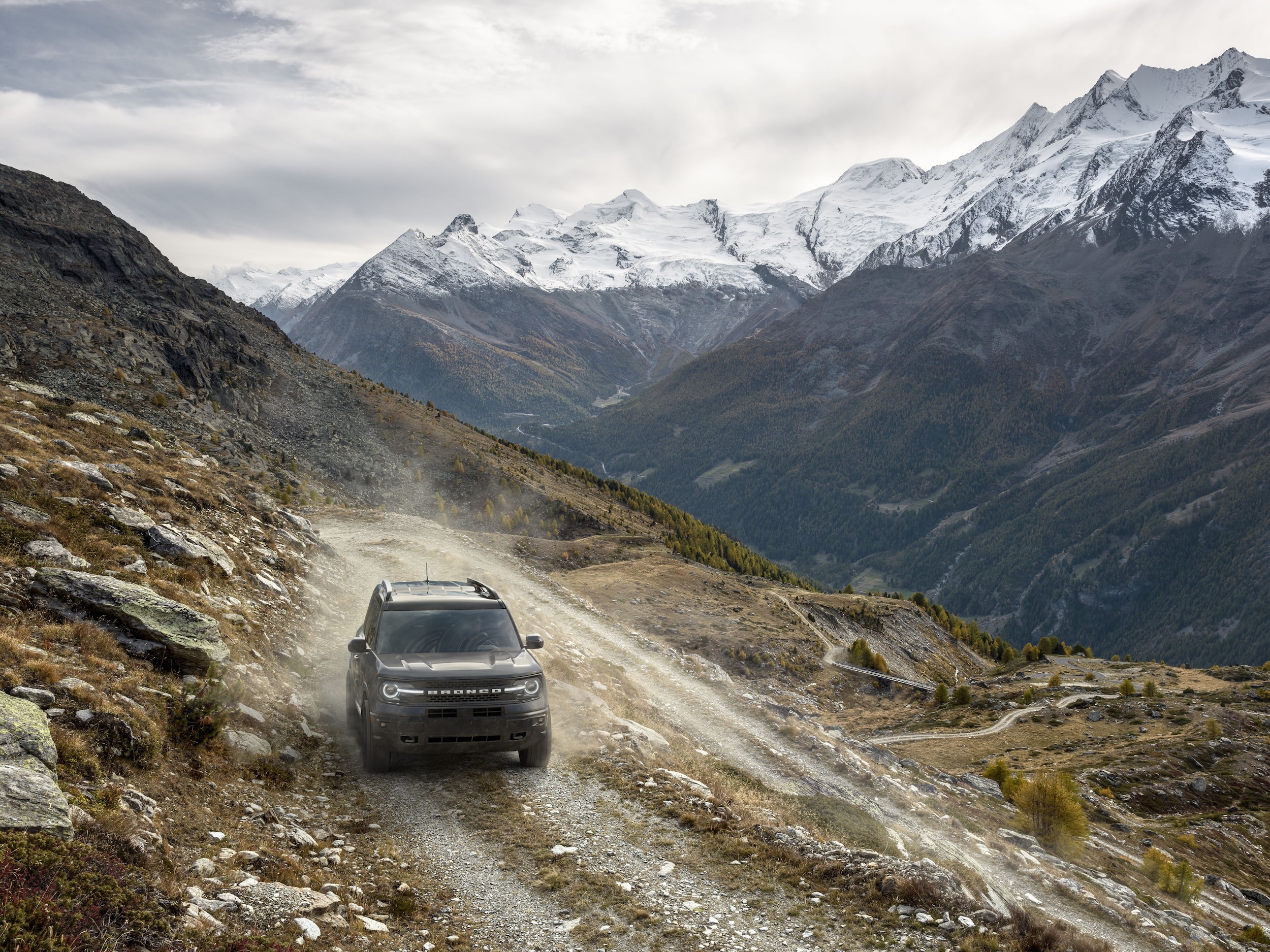 2023 Bronco Badlands Mountain Shot compressed