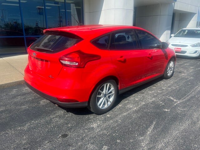 2016 Ford Focus SE photo 2