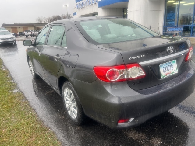 2013 Toyota Corolla LE photo 3