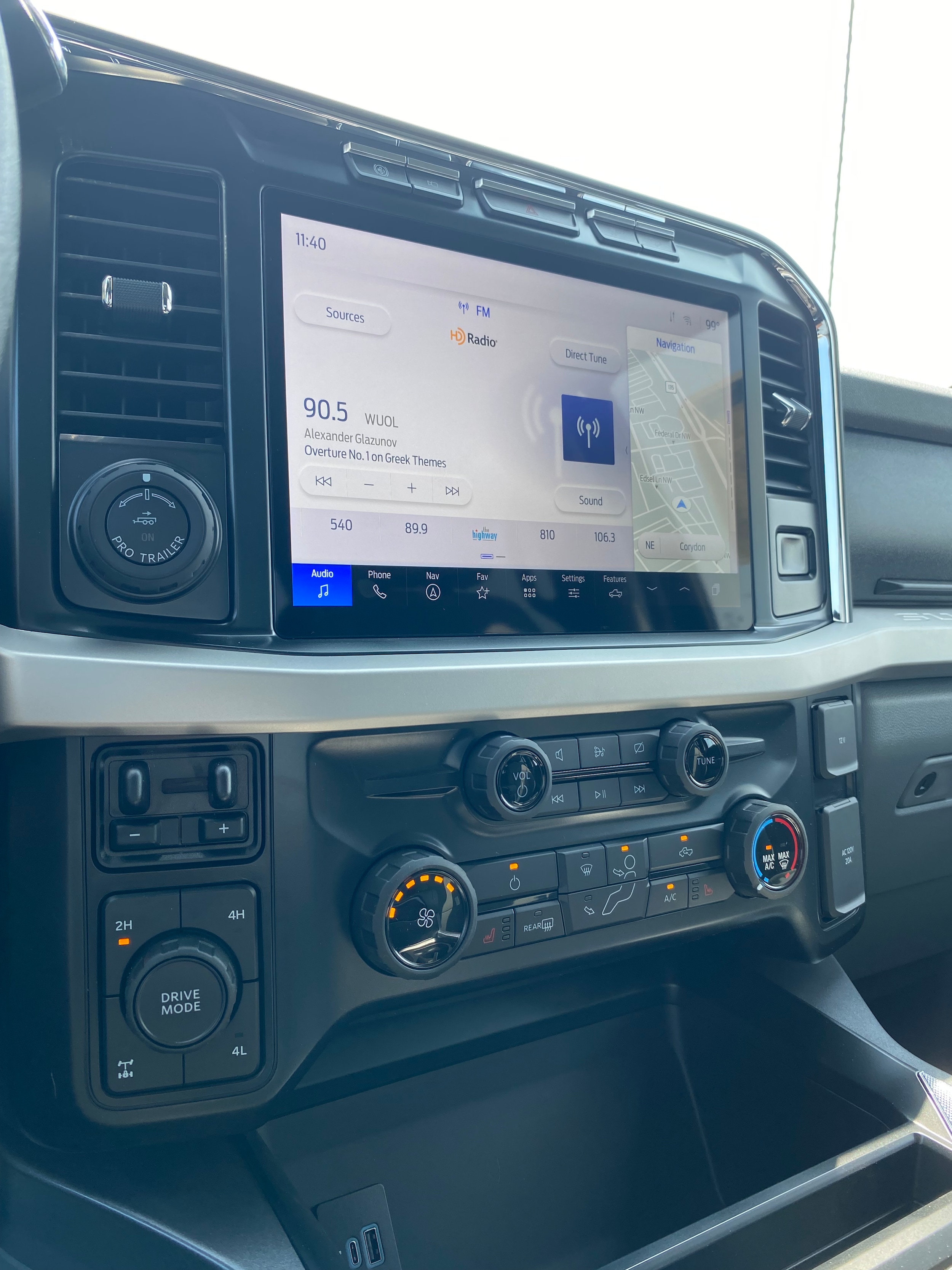 2023 Ford SuperDuty Digital Touchscreen displaying radio and navigation