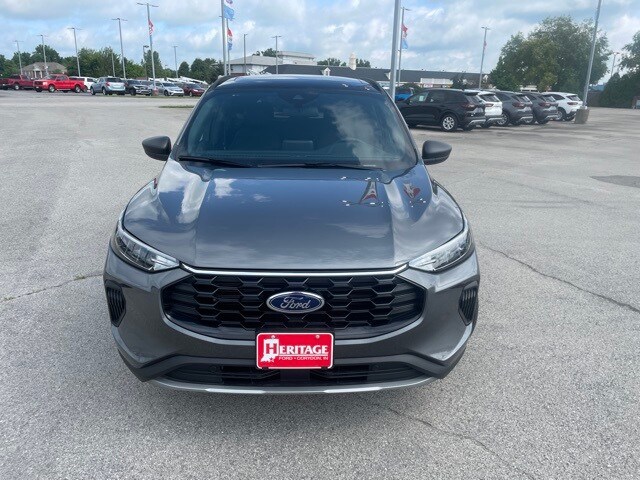 2025 Ford Escape ST-Line photo 3