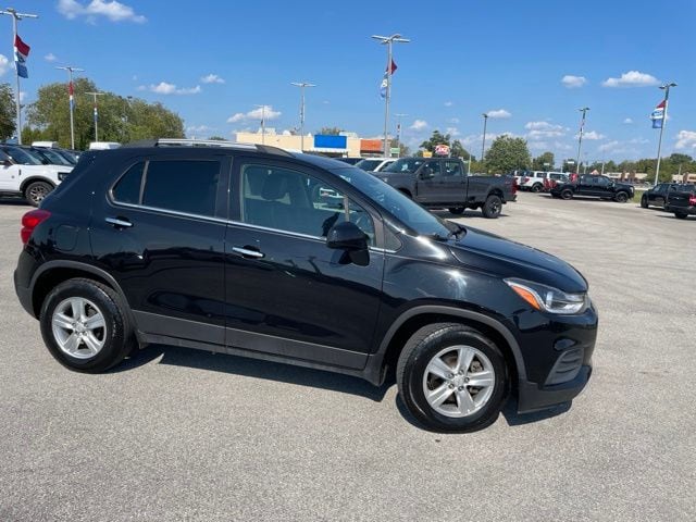 Used 2020 Chevrolet Trax LT with VIN KL7CJLSB9LB084884 for sale in Corydon, IN