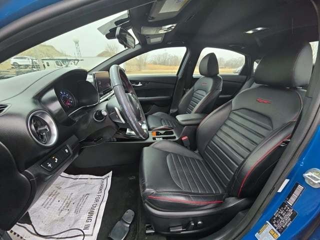 2023 Kia Forte GT photo 4