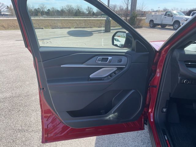 2026 Ford Explorer ST - Photo 21