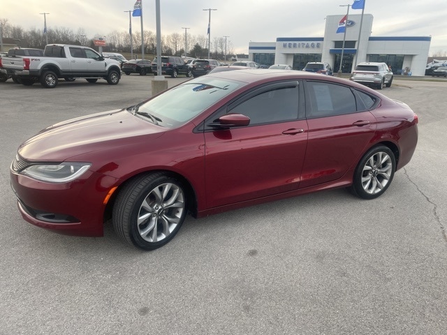 2015 Chrysler 200 S photo 3