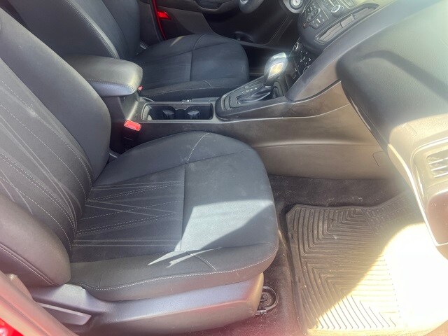2016 Ford Focus SE photo 4