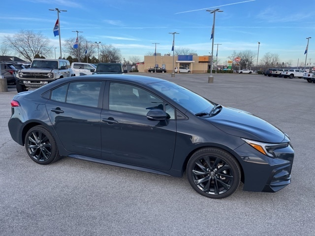 2025 Toyota Corolla SE photo 2