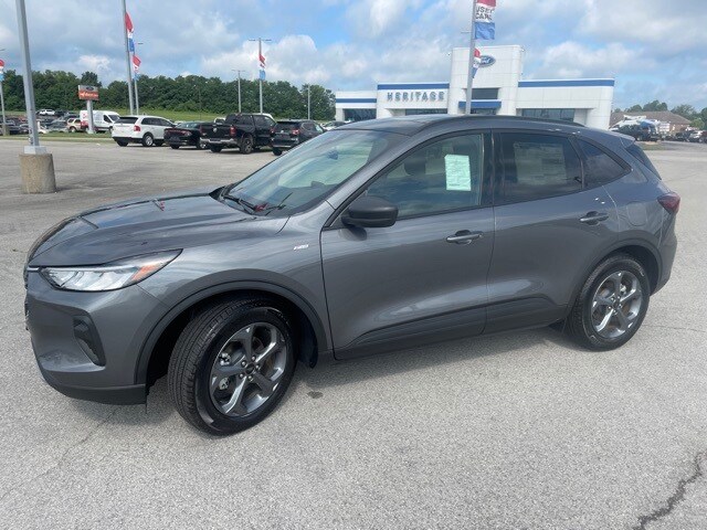 2025 Ford Escape ST-Line photo 4