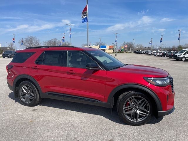 2026 Ford Explorer ST - Photo 2