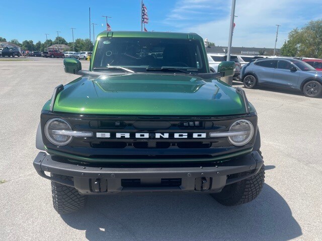 2024 Ford Bronco Outer Banks photo 3