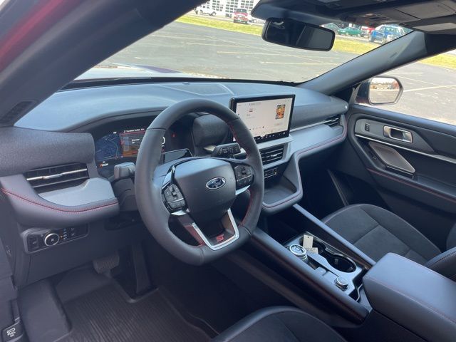 2026 Ford Explorer ST - Photo 28