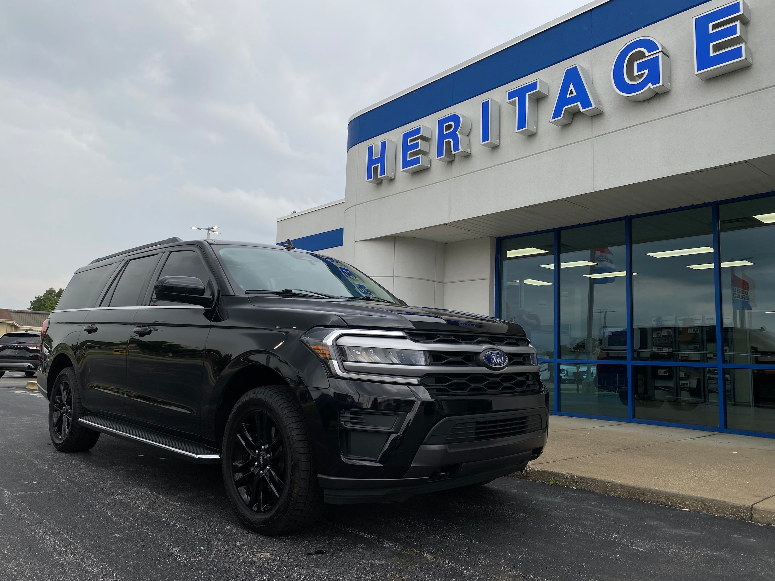 2023 Black Expedition XLT