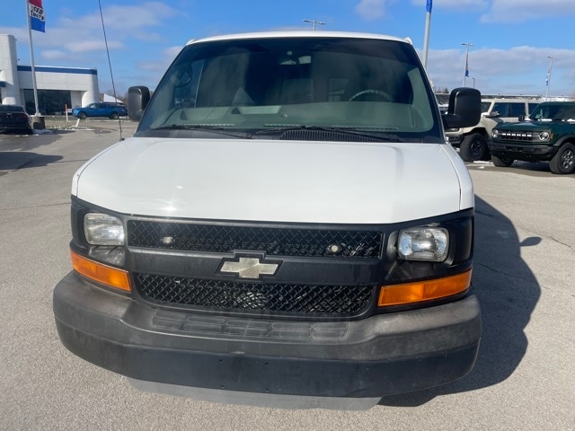 2011 Chevrolet Express 2500 Work Cargo Van photo 3