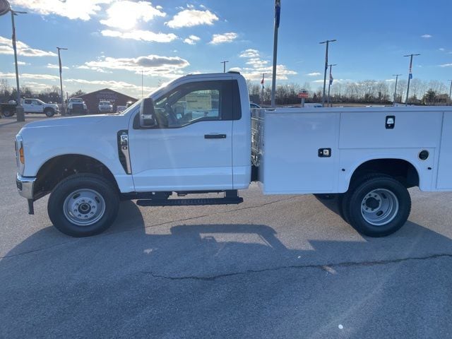 2025 Ford F-350 Super Duty Chassis Cab XL - Photo 9