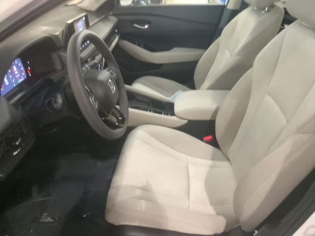 2025 Honda Accord SE - Photo 18