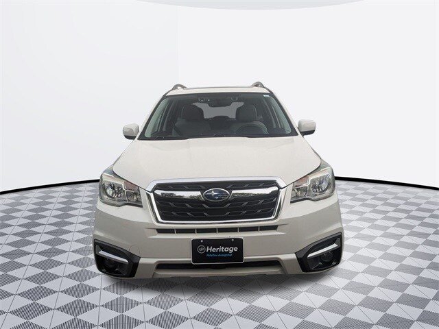 2017 Subaru Forester 2.5i Premium photo 2