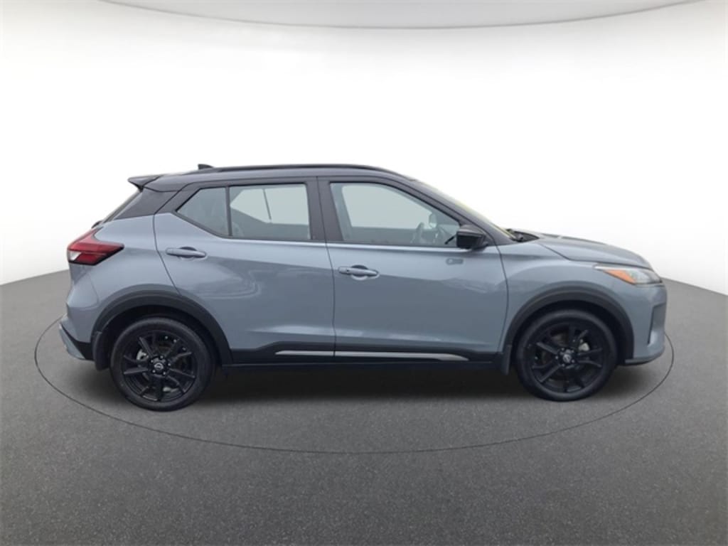 Used 2024 Nissan Kicks SR SUV