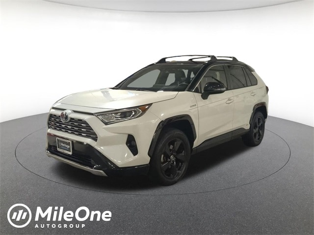 2020 Toyota RAV4 XSE's photo