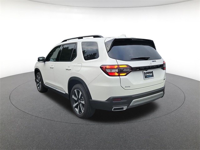 2025 Honda Pilot Touring photo 3