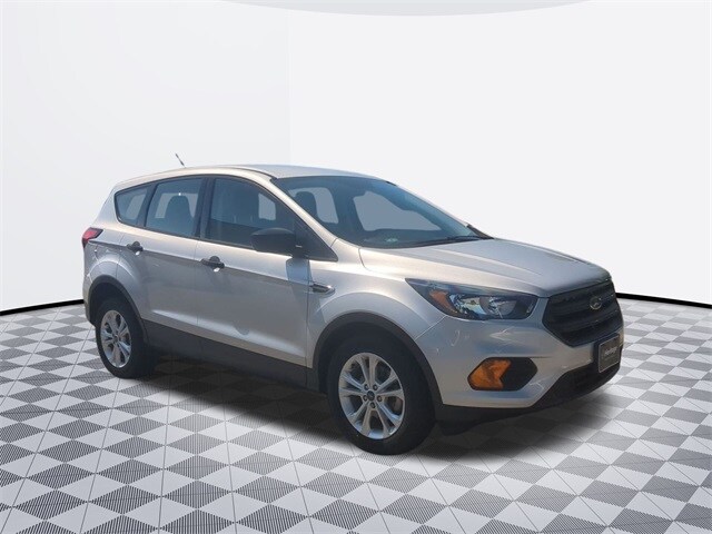 2019 Ford Escape S photo 3