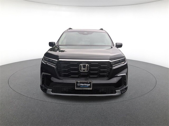 2023 Honda Pilot Touring photo 2