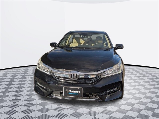 2017 Honda Accord Hybrid Touring photo 2