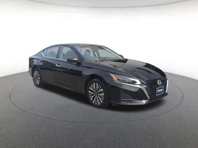 Used 2024 Nissan Altima 2.5 SV Sedan