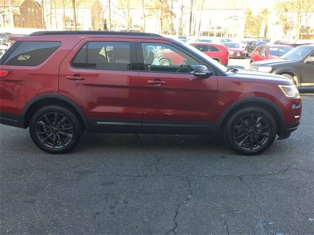 2019 Ford Explorer XLT photo 4