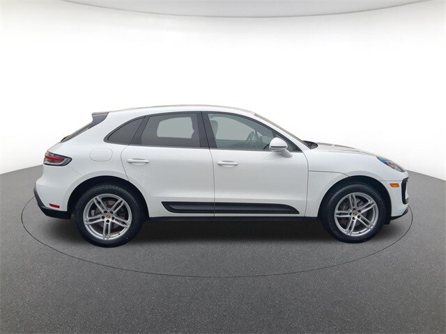 2022 Porsche Macan Base photo 4