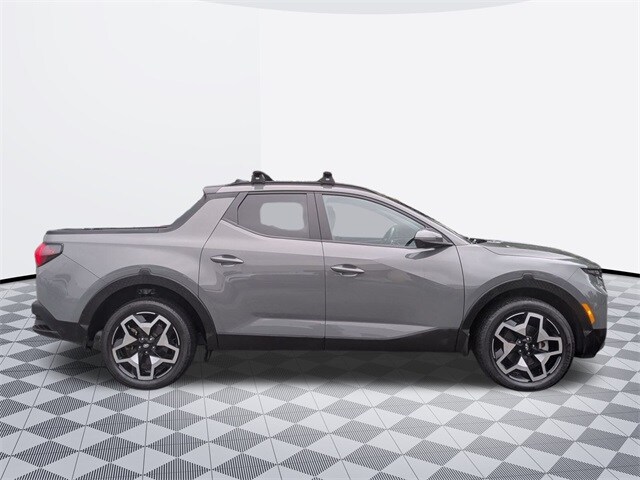 2023 Hyundai Santa Cruz Limited photo 2