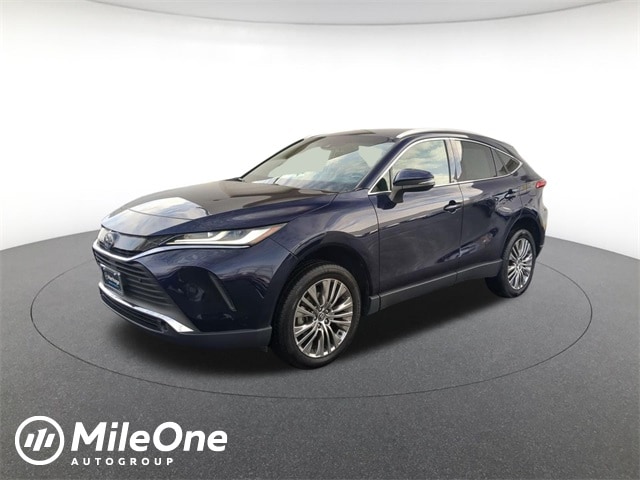 2022 Toyota Venza XLE's photo