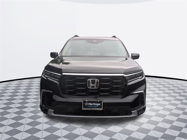 2023 Honda Pilot Touring photo 2