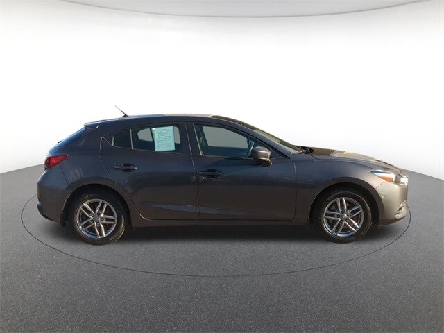 2018 Mazda Mazda3 Sport Hatchback photo 4