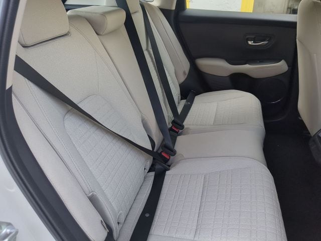 2025 Honda HR-V LX - Photo 17