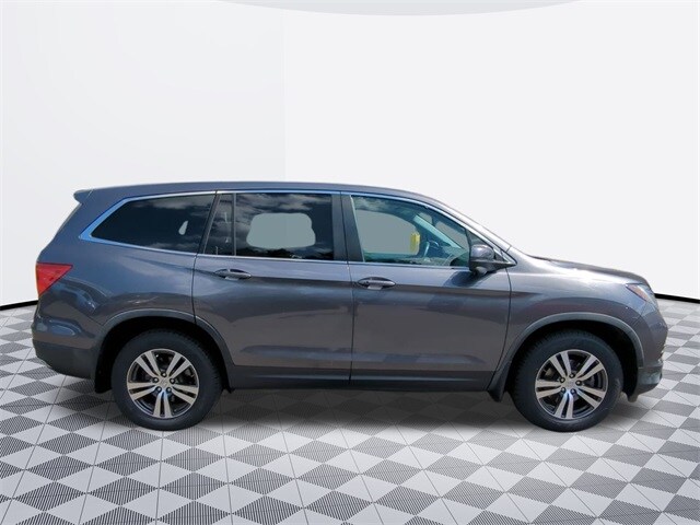 2017 Honda Pilot EX-L photo 4
