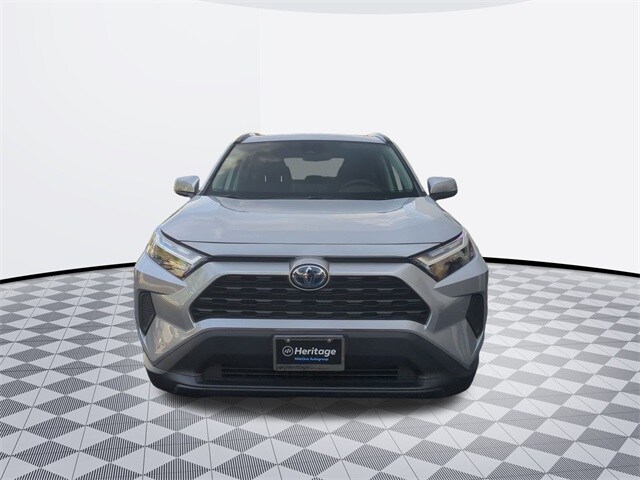 2024 Toyota RAV4 Hybrid XLE photo 2