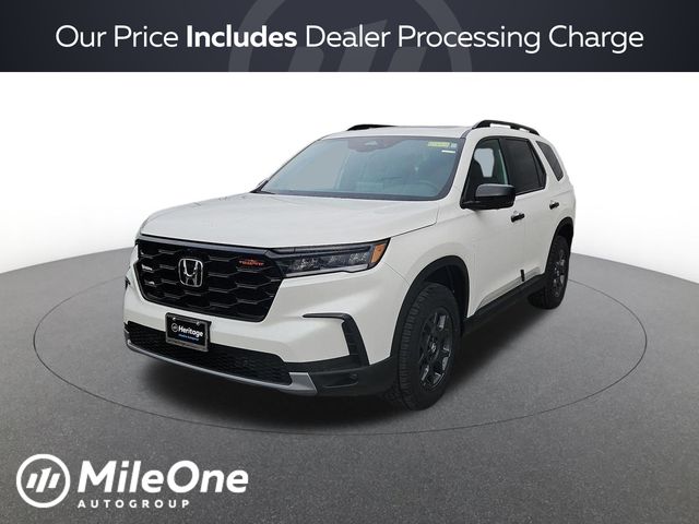 2025 Honda Pilot TrailSport AWD's photo