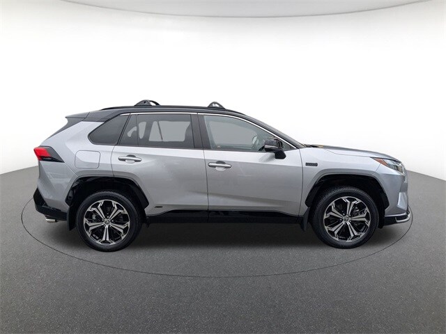 2022 Toyota RAV4 Prime XSE photo 4