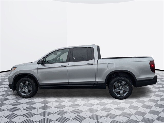 2025 Honda Ridgeline TrailSport photo 2