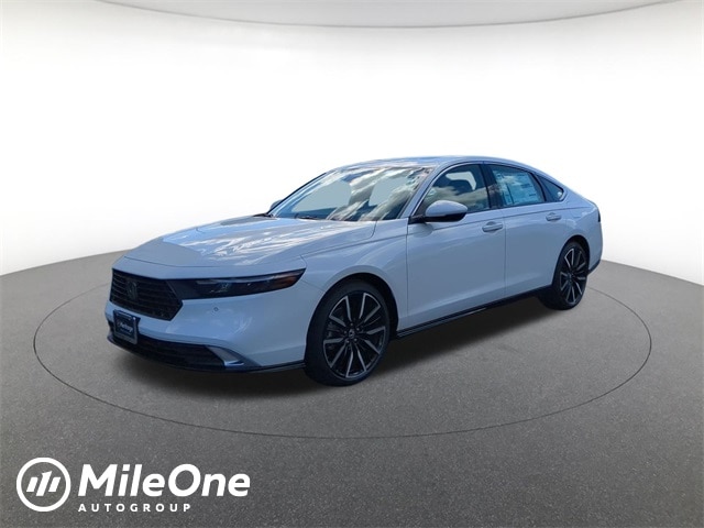 2025 Honda Accord Hybrid Touring's photo