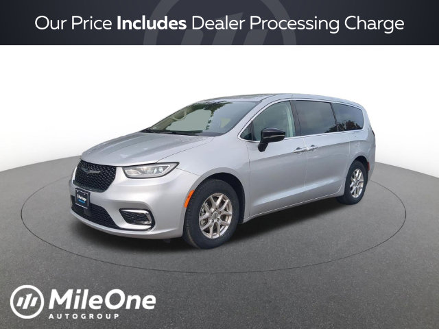 Used 2024 Chrysler Pacifica Touring L Minivan/Van
