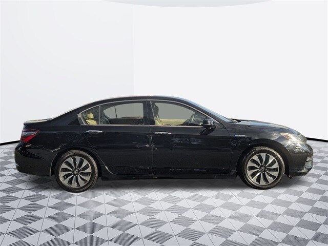 2017 Honda Accord Hybrid Touring photo 4